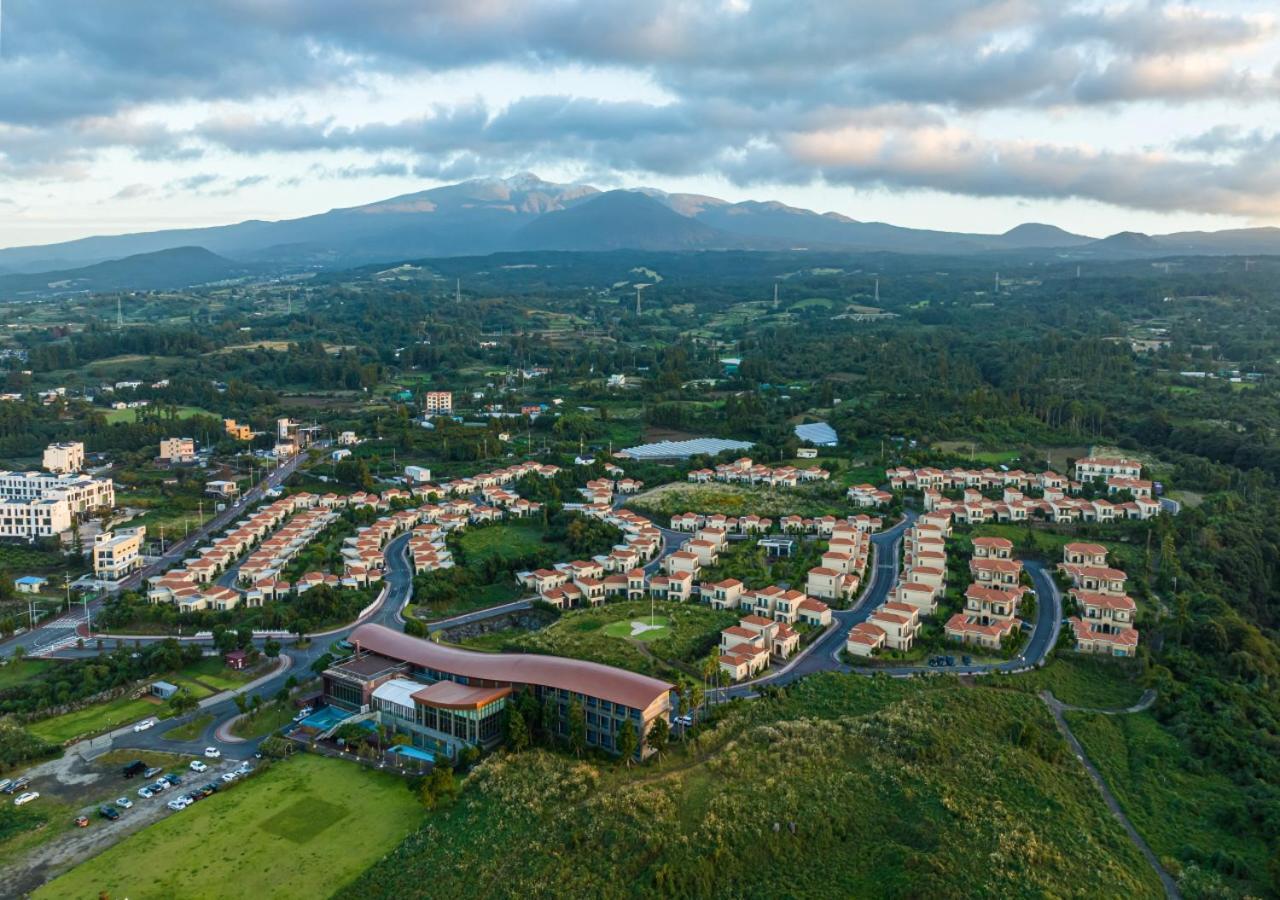 Camphortree Hotel And Resort Jeju Exterior foto